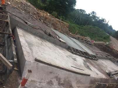 Construcción de badenes en Codo de Pozuzo